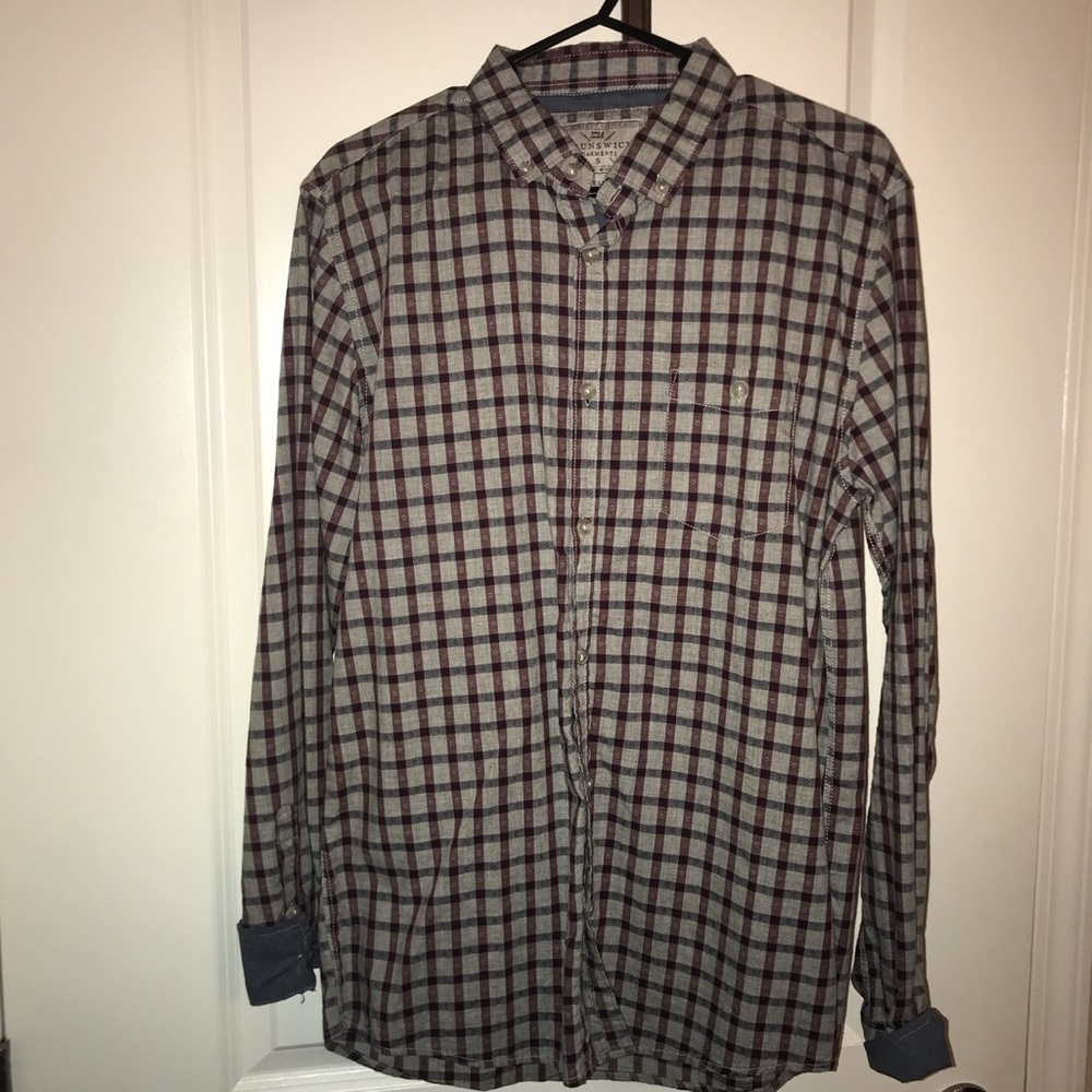 Long sleeve men’s button up. Never worn
